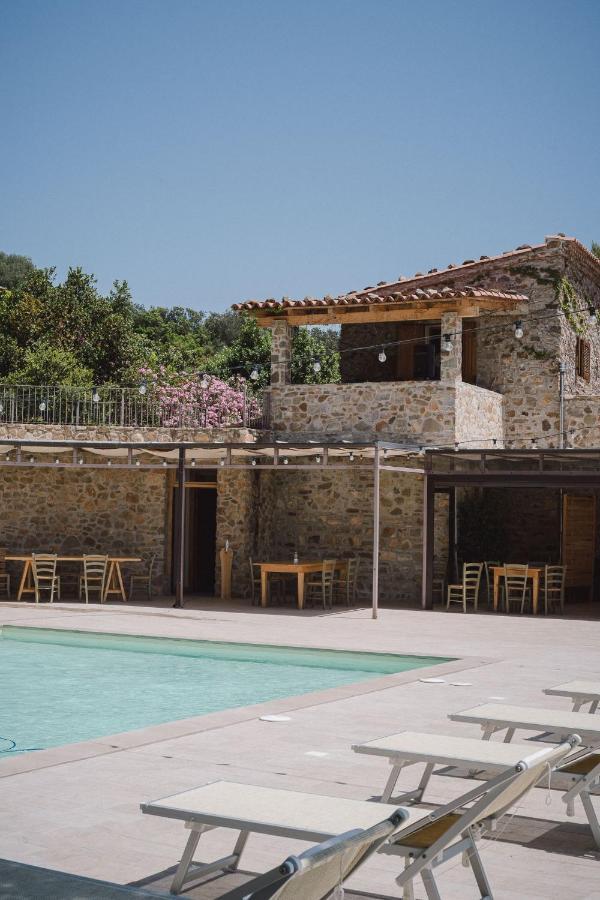 טרביסאצ'ה Masseria Agriturismo Torre Di Albidona מראה חיצוני תמונה