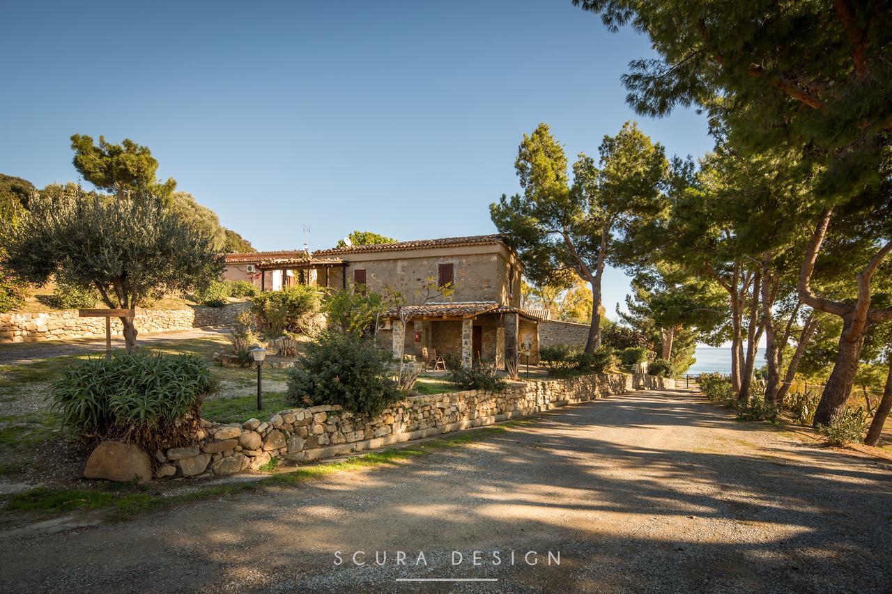 טרביסאצ'ה Masseria Agriturismo Torre Di Albidona מראה חיצוני תמונה